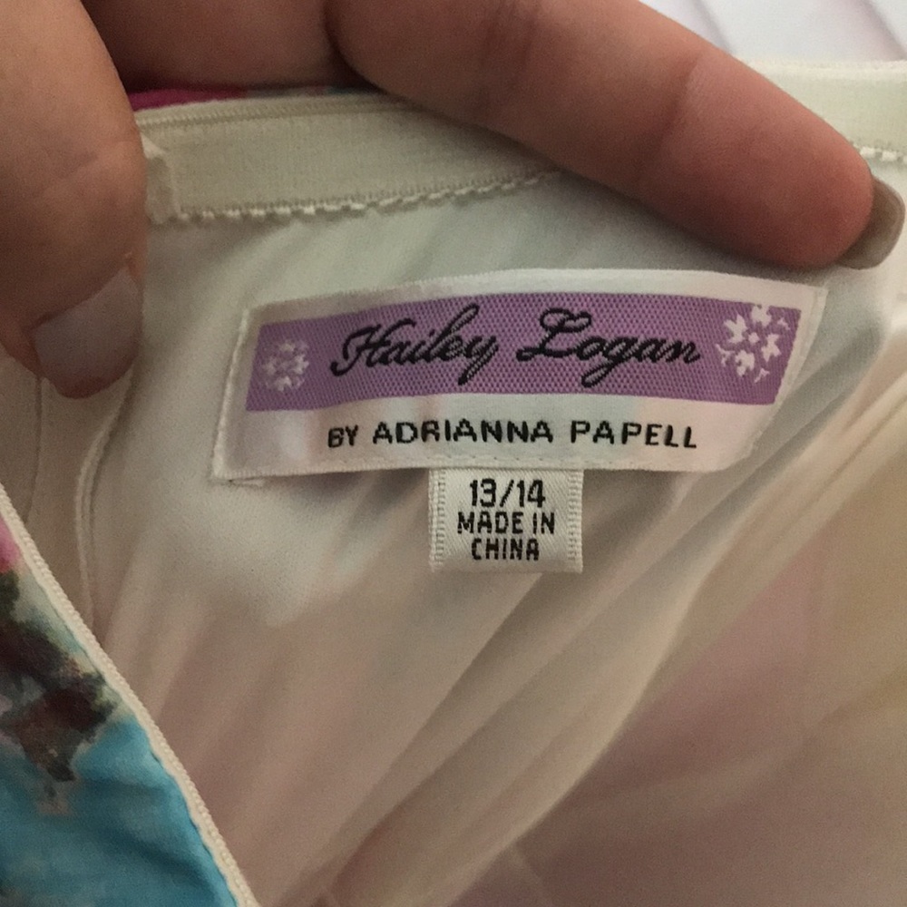 Formal gown - Picture 3 of 4